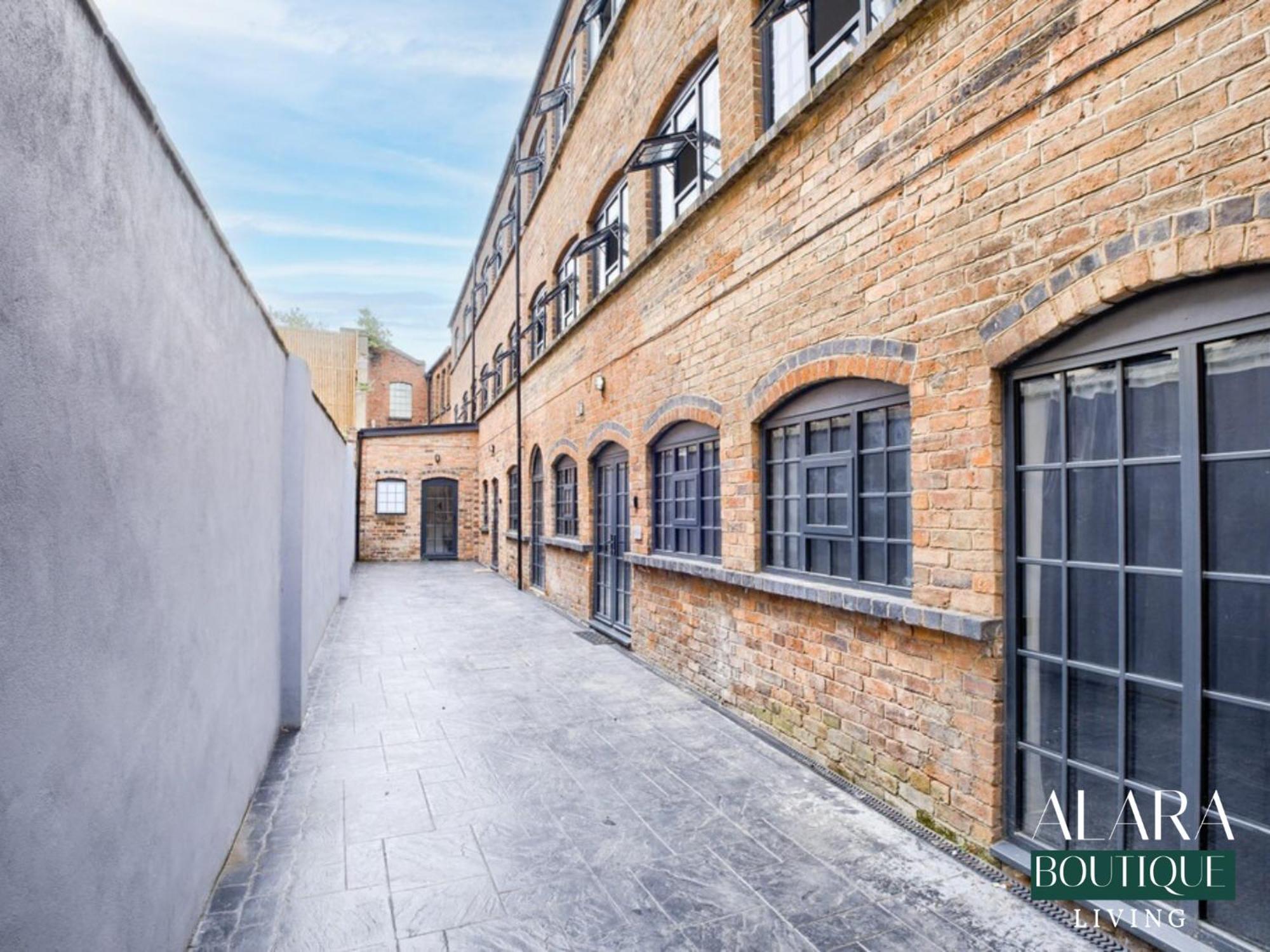 3 Floor Townhouse Luxury Living Alara Boutique Apartment Birmingham Exterior photo